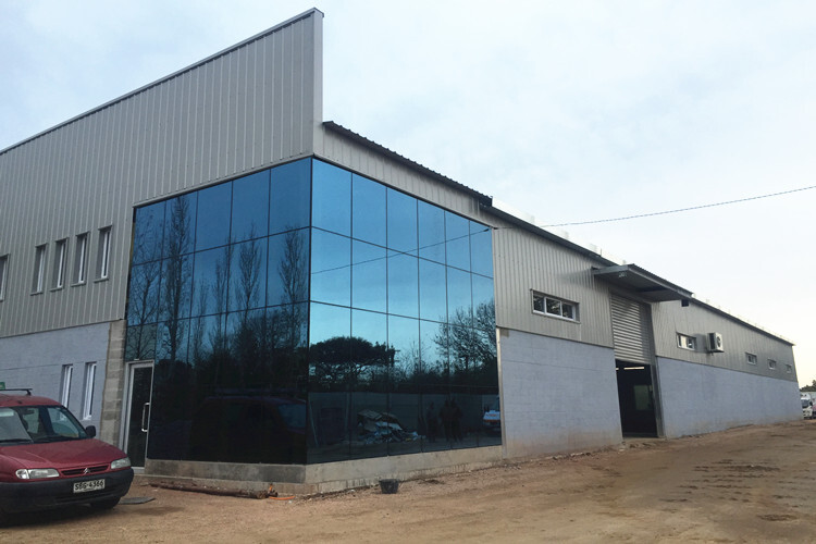 Prefabricated Steel Structure Workshop For Motor Vehicle Service